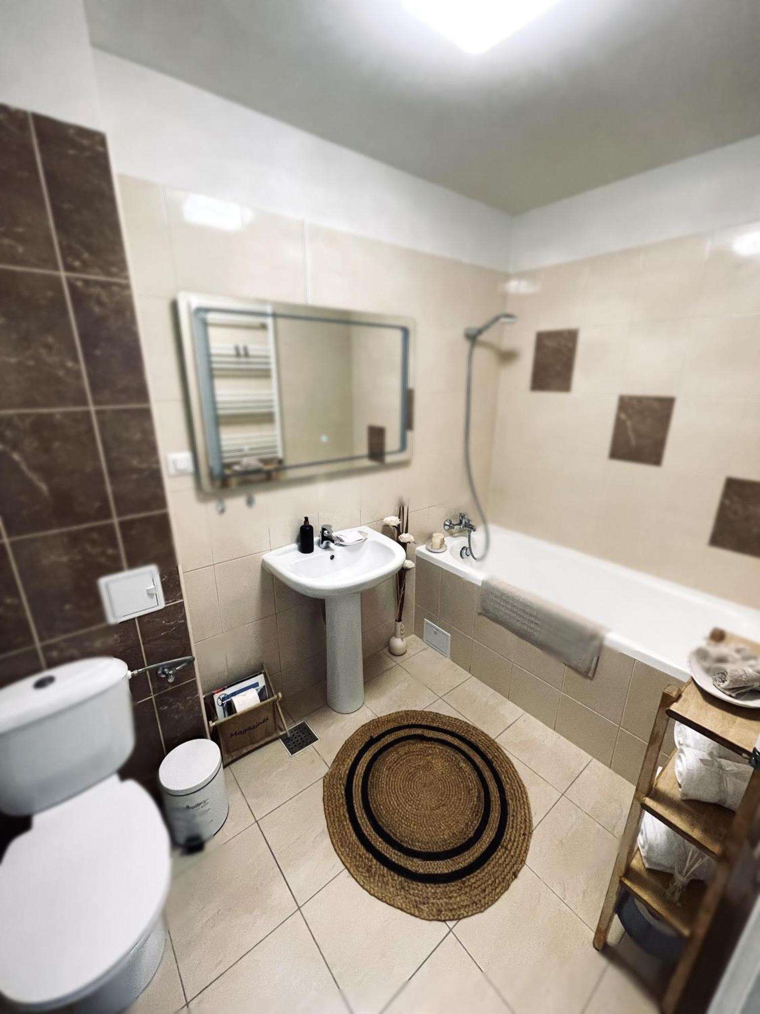 Jsn House - Private Parking & Premium Services Bucureşti Ngoại thất bức ảnh
